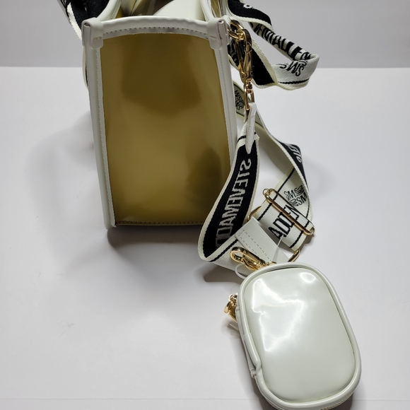 NWT STEVE MADDEN Thick Strap Patent Handbag - Picture 8 of 9